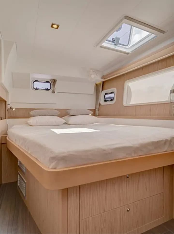 Lagoon 400 S2 in Skiathos - Photo 5