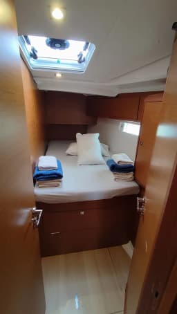 Sun Odyssey 519 in Volos / Port of Volos thumbnail 10