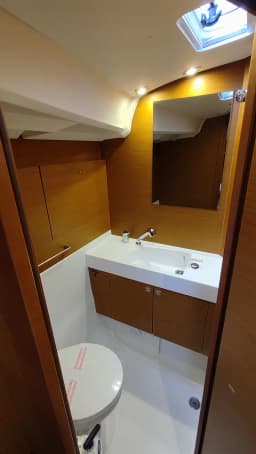 Sun Odyssey 519 in Volos / Port of Volos thumbnail 12