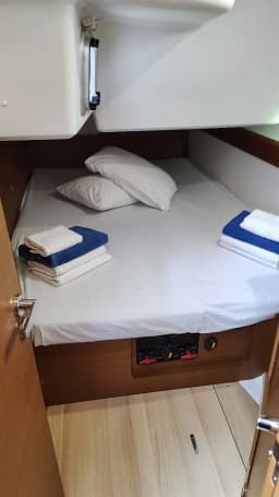 Sun Odyssey 519 in Volos / Port of Volos thumbnail 6