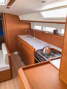 Sun Odyssey 519 in Palairos / Marina Paleros thumbnail 23