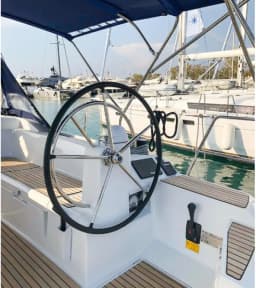 Sun Odyssey 519 in Palairos / Marina Paleros thumbnail 30