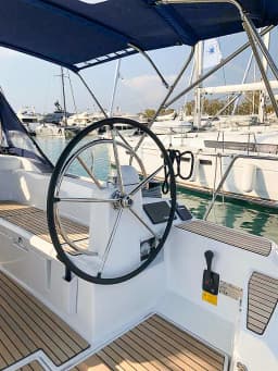 Sun Odyssey 519 in Palairos / Marina Paleros thumbnail 9