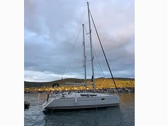 Sun Odyssey 36i in Vinišće - Photo 1