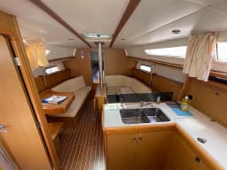 Sun Odyssey 36i in Vinišće thumbnail 13