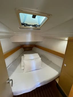 Sun Odyssey 36i in Vinišće thumbnail 15