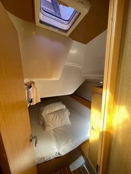 Sun Odyssey 36i in Vinišće thumbnail 17