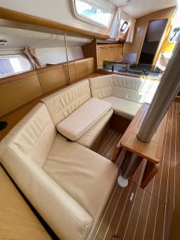 Sun Odyssey 36i in Vinišće thumbnail 18