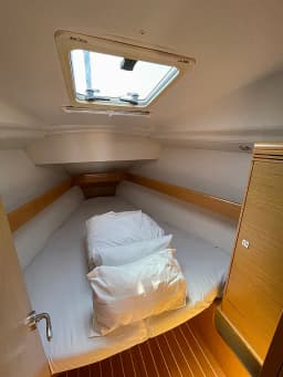 Sun Odyssey 36i in Vinišće thumbnail 20