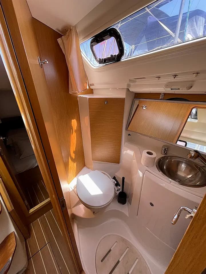 Sun Odyssey 36i in Vinišće - Photo 4