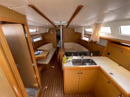 Sun Odyssey 36i in Vinišće thumbnail 5