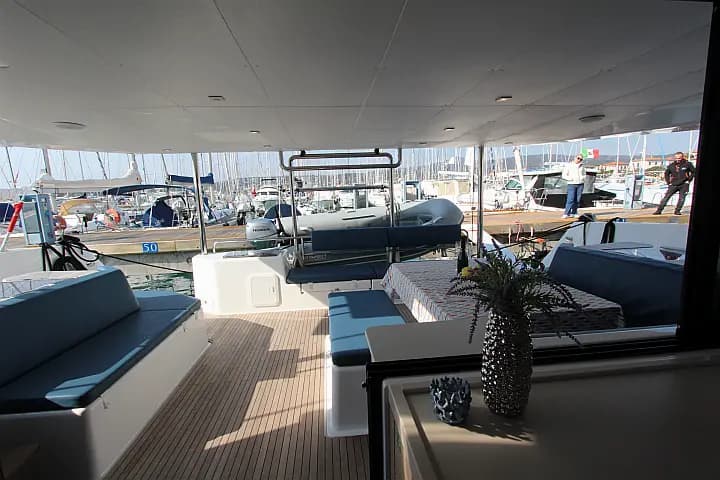 Dufour Catamaran 48 in Sardinia / Olbia / Marina Golfo Cugnana - Photo 4