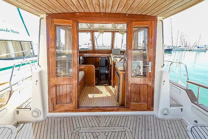 Menorquin Yacht 100 in Sitges - Barcelona / Port d'Aiguadolç - Photo 4