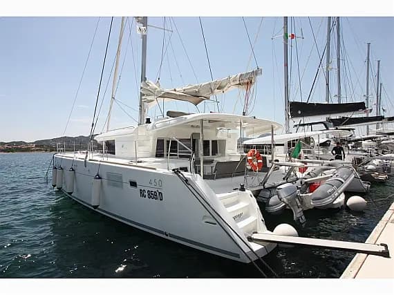 Lagoon 450 Fly in Sardinia / Portisco / Cala dei Sardi - Photo 2