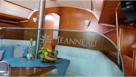 Sun Odyssey 35 in Nea Peramos - Attica / Nea Peramos - Photo 3