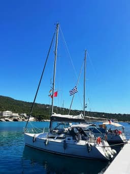 Sun Odyssey 35 in Nea Peramos - Attica / Nea Peramos thumbnail 5