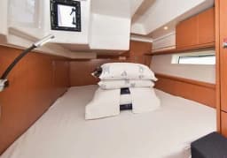 Bavaria Cruiser 45 in Lefkada / Nydri Port thumbnail 4