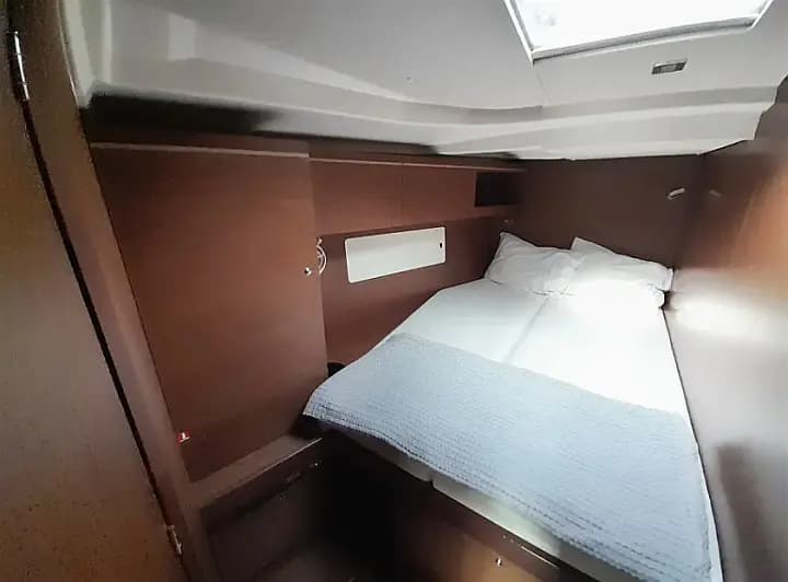 Oceanis 51.1 in Athens / Alimos Marina - Photo 5