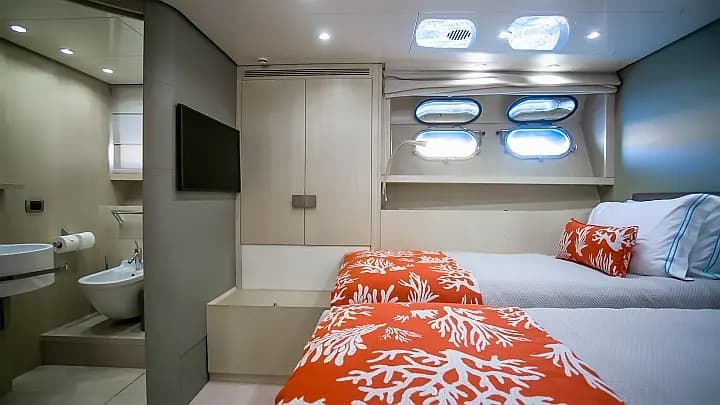 Baglietto 100 in Mykonos / Ornos bay - Photo 3