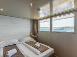 Luxury Motor Yacht in Split / Port of Split / East Harbour thumbnail 11