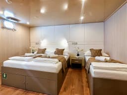 Luxury Motor Yacht in Split / Port of Split / East Harbour thumbnail 29