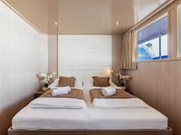 Luxury Motor Yacht in Split / Port of Split / East Harbour thumbnail 40