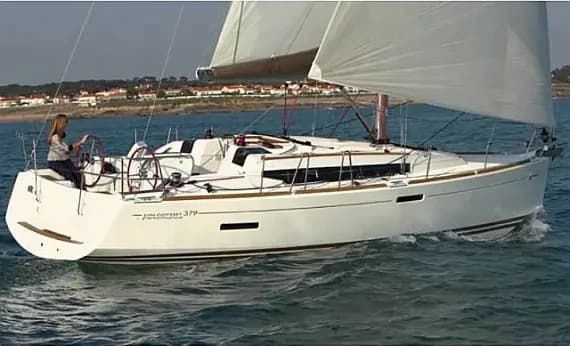 Sun Odyssey 379 in Lefkada / D-Marin Marina Lefkas - Photo 1