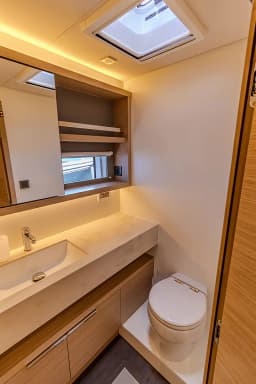 Lagoon 55 in Kaštel Gomilica / Marina Kaštela thumbnail 32