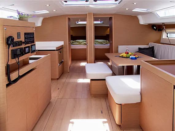 Sun Odyssey 490 in Lavrion Main Port - Photo 3