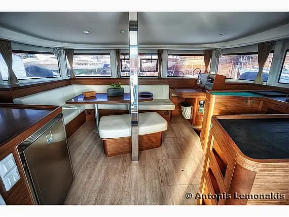 Lagoon 42 in Syros / Finikas port - Photo 3