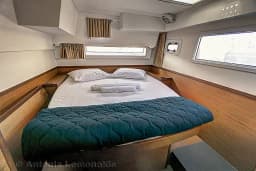 Lagoon 42 in Syros / Finikas port thumbnail 8