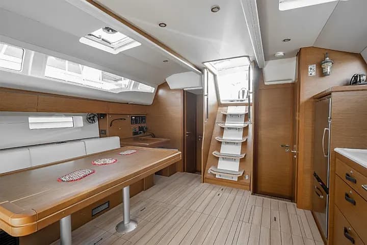 Jeanneau 54 in Lavrion / Olympic Marina - Photo 4
