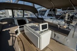 Jeanneau 54 in Lavrion / Olympic Marina thumbnail 8