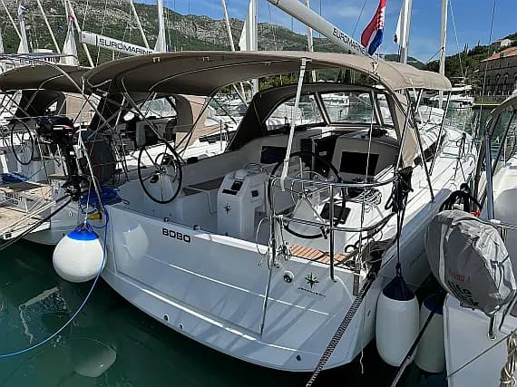 Sun Odyssey 410 in Dubrovnik / ACI Marina Dubrovnik - Photo 2