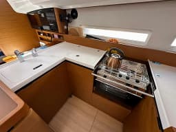 Sun Odyssey 410 in Dubrovnik / ACI Marina Dubrovnik thumbnail 13