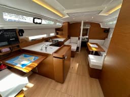 Sun Odyssey 410 in Dubrovnik / ACI Marina Dubrovnik thumbnail 17