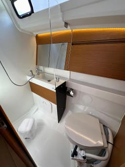 Sun Odyssey 410 in Dubrovnik / ACI Marina Dubrovnik thumbnail 6