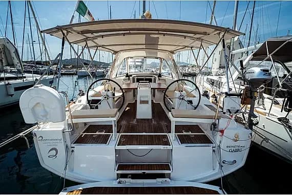 Oceanis 38 in Sardinia / Portisco / Marina di Portisco - Photo 1