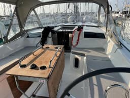 Oceanis 40.1 in Sicily / Capo d'Orlando Marina thumbnail 10