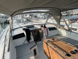Oceanis 40.1 in Sicily / Capo d'Orlando Marina thumbnail 12