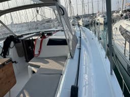 Oceanis 40.1 in Sicily / Capo d'Orlando Marina thumbnail 14