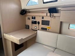 Oceanis 40.1 in Sicily / Capo d'Orlando Marina thumbnail 24