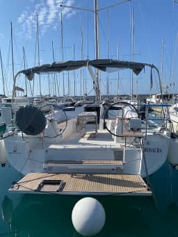 Oceanis 40.1 in Sicily / Capo d'Orlando Marina thumbnail 8