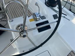 Oceanis 40.1 in Sicily / Capo d'Orlando Marina thumbnail 9