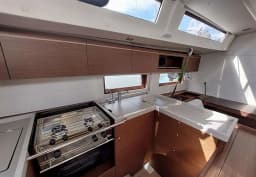 Oceanis 51.1 in Preveza Marina thumbnail 7