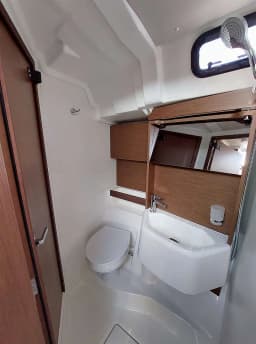 Oceanis 51.1 in Preveza Marina thumbnail 8
