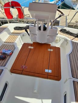 Oceanis 393 in Athens / Marina Delta Kallithea thumbnail 4