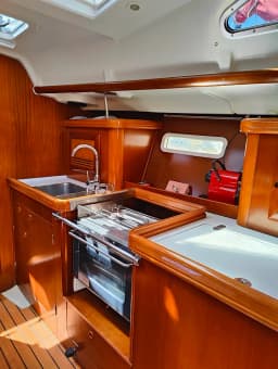 Oceanis 393 in Athens / Marina Delta Kallithea thumbnail 7
