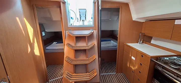 Bavaria C38 in Trogir / ACI Marina Trogir - Photo 4