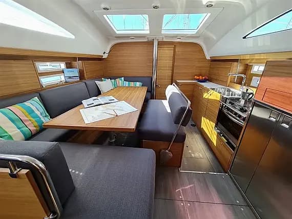 Elan Impression 45.1 in Trogir / SCT Marina Trogir - Photo 3